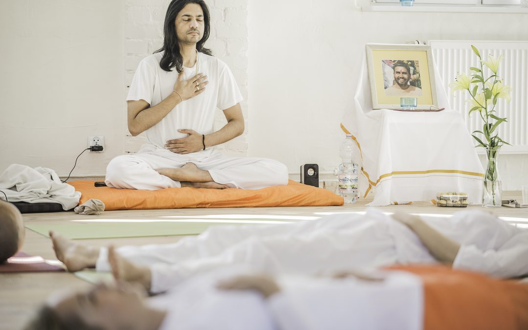 OUVRIR SON COEUR – Masterclass Shri Vivek Yoga avec Yogi Jivan Vismay
